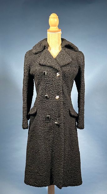 FAUCONNEAU Fourrures
Manteau 3/4 en astrakan...