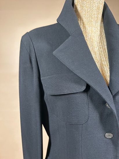 LAGERFELD 
Lot de deux vestes en gabardine...
