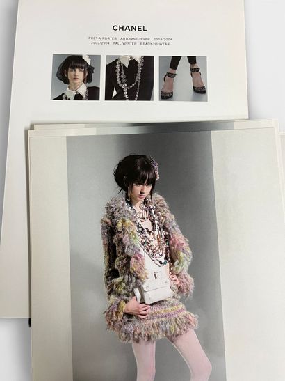 [CHANEL Prêt-à-porter]
Ensemble de dossiers...