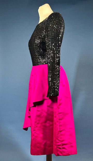 GIVENCHY, circa 1990 
Robe du soir deux pièces,...