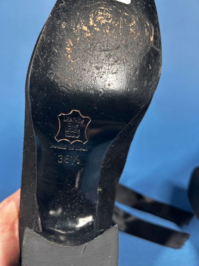 YVES SAINT LAURENT 
Paire de richelieu en...