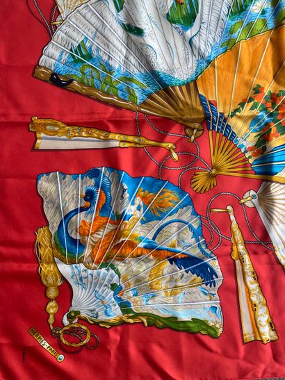 HERMÈS Paris
Carré en twill de soie imprimée,...