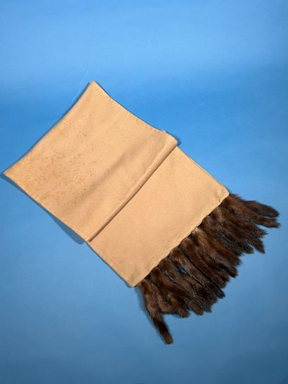 ANONYMOUS 
Camel cashmere scarf with mink-tail...