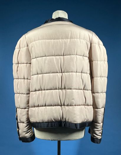 CHANEL Boutique
Veste doudoune matelassée...