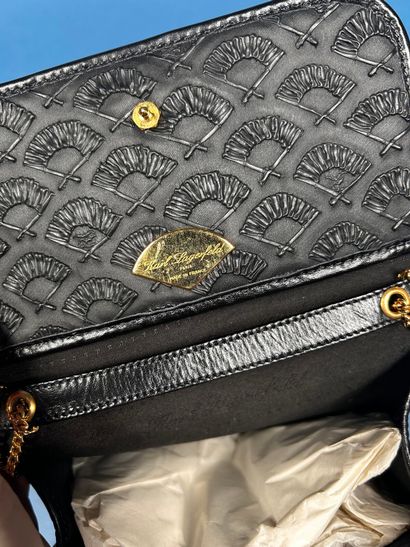 KARL LAGERFELD 
Petit sac du soir en toile...