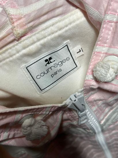 COURRÈGES Paris 
Blouson court en coton rose...