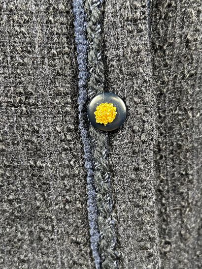 CHANEL Création 
Tailleur en tweed marine...