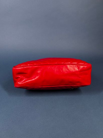CHANEL 
Red chevron quilted leather bag,...