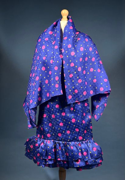 GIVENCHY nouvelle boutique 
Robe bleue à...