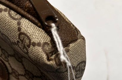 CHRISTIAN DIOR Vintage
Petite trousse en...