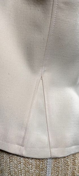 COURRÈGES Paris 
Réunion de deux gilets sans...