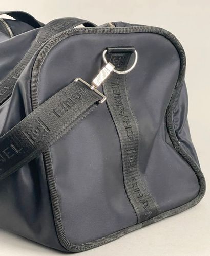 CHANEL
Midnight-blue polyamide sports bag,...