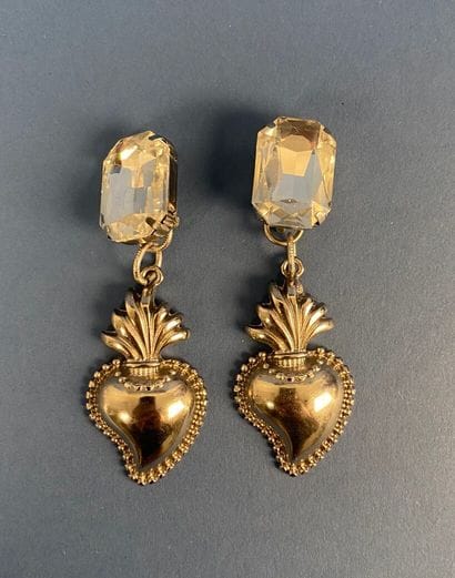 ANONYME 
Paire de clips d'oreilles cabochons...