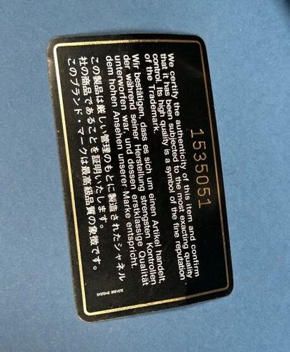 CHANEL 
Trousse de toilette en cuir matelassé...