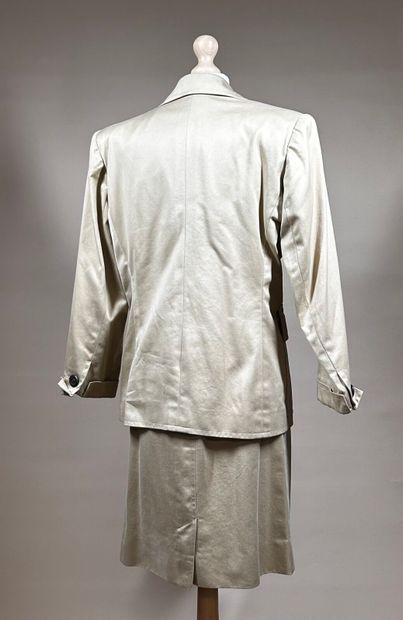 SAINT LAURENT RIVE GAUCHE, circa 1988 
Tailleur...