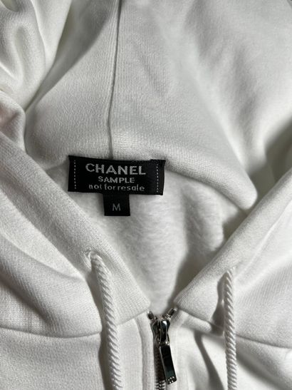 CHANEL 
White cotton hoodie, embroidered...