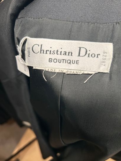 CHRISTIAN DIOR Boutique, n° 62987 et 31496
Ensemble...