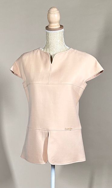 COURRÈGES Paris 
Réunion de deux tops tuniques...