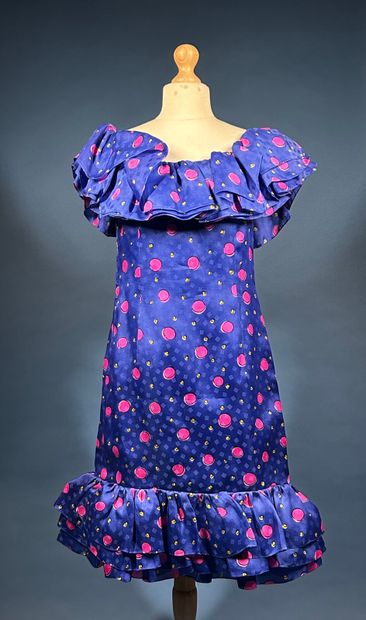 GIVENCHY nouvelle boutique 
Robe bleue à...