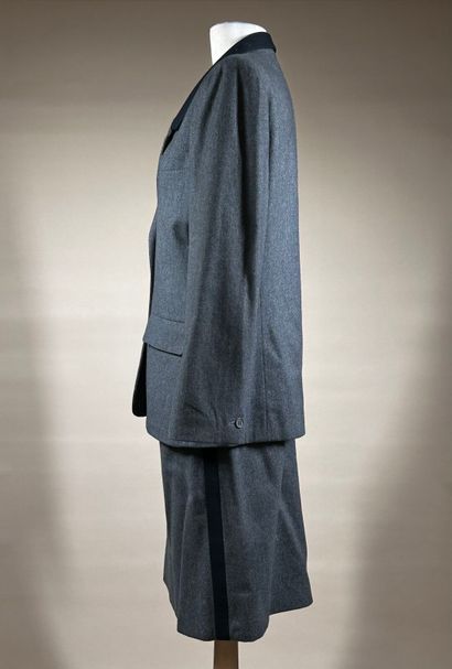 CHRISTIAN DIOR Boutique
Tailleur en drap...