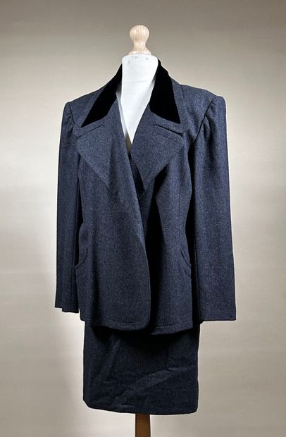 CHRISTIAN LACROIX 
Tailleur en drap de laine...