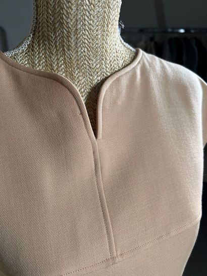 COURRÈGES Paris 
Réunion de deux tops tuniques...