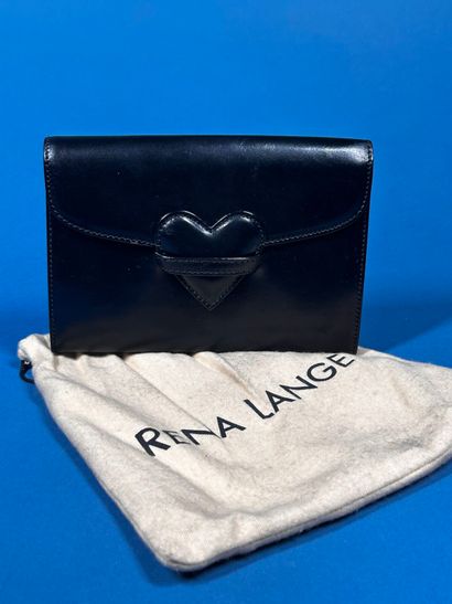 RENA LANGE
Pochette en cuir glacé noir faisant...