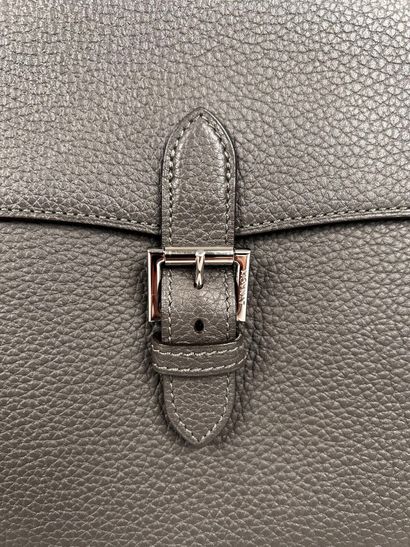 MOYNAT Paris
Pochette double face en cuir...