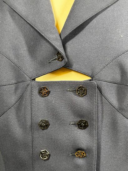 LAGERFELD 
Lot de deux vestes en gabardine...