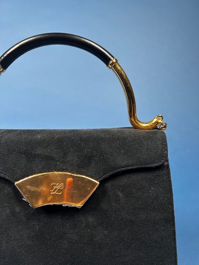 KARL LAGERFELD 
Sac du soir de forme trapèze...