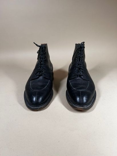 J. M. WESTON 
Ensemble de deux paires de...