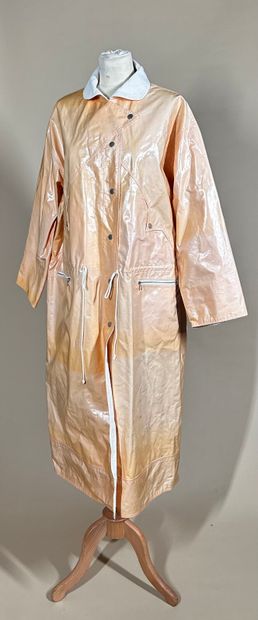 COURRÈGES Paris 
Imperméable en toile cirée...