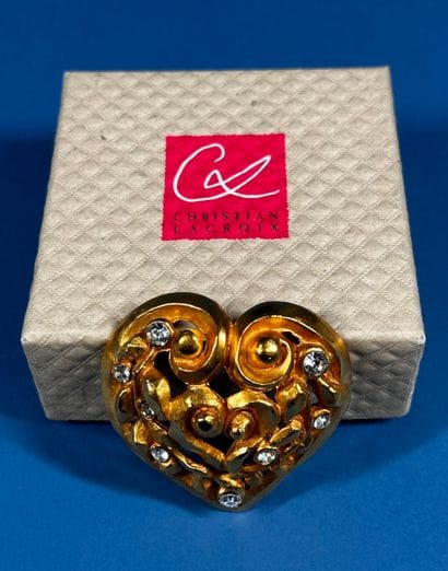 CHRISTIAN LACROIX, Noël 1991 
Broche cœur...
