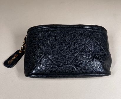 CHANEL 
Black quilted caviar leather belt...