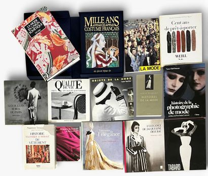 [MODE] 
Lot de quatorze ouvrages sur le thème...