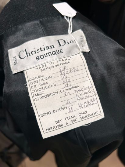 CHRISTIAN DIOR Boutique, n° 37404 et 72903
Tailleur...