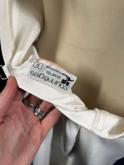 COURRÈGES Paris 
Ensemble de deux robes longues...