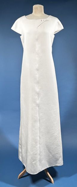 COURRÈGES 
Robe longue blanche à encolure...