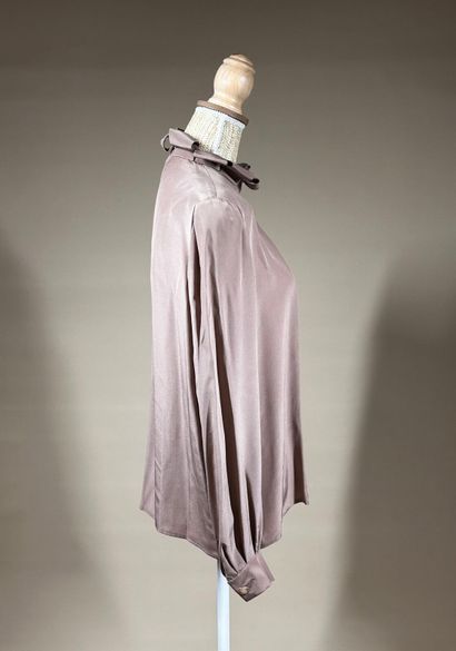 VALENTINO Boutique 
Blouse en soie beige...
