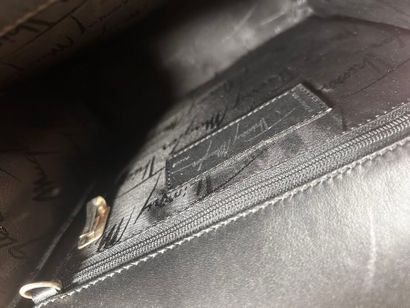 THIERRY MUGLER 
Petit sac rigide porté main...