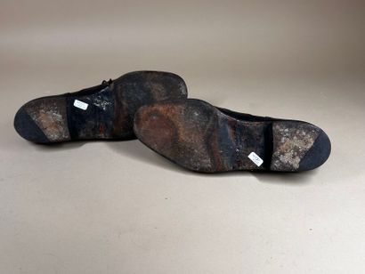 J. M. WESTON 
Ensemble de deux paires de...