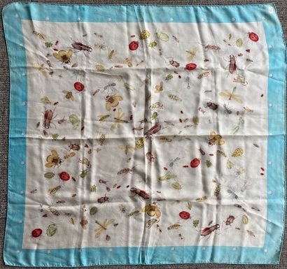HERMÈS Paris
Carré en twill de soie imprimée...