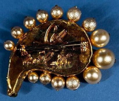 CHRISTIAN LACROIX, Noël 1988
Broche figurant...
