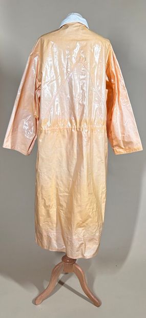 COURRÈGES Paris 
Imperméable en toile cirée...