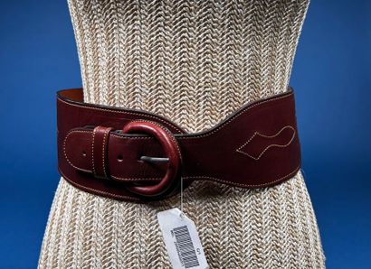 LOEWE 
Ceinture corset en cuir marron surpiqué...