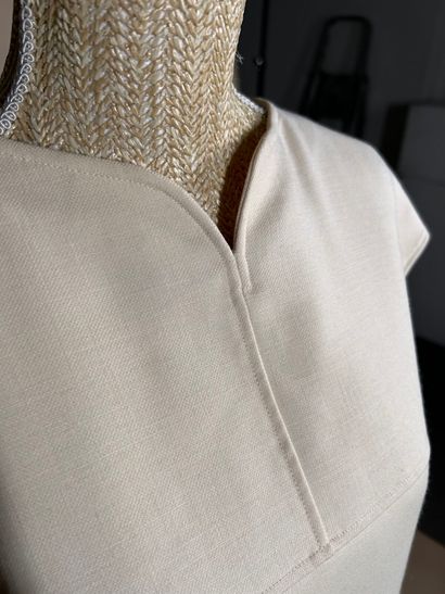 COURRÈGES Paris 
Réunion de deux tops tuniques...