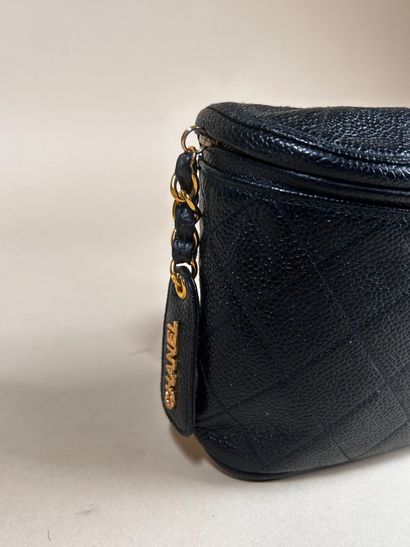 CHANEL 
Black quilted caviar leather belt...