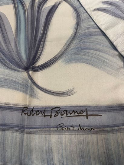 HERMÈS Paris
Carré en twill de soie imprimé,...