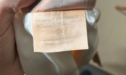 COURRÈGES Paris 
Réunion de deux gilets sans...