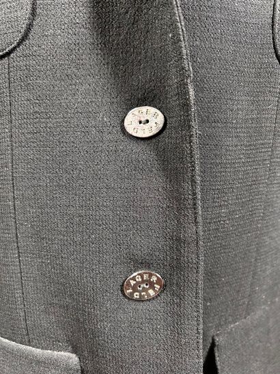 LAGERFELD 
Lot de deux vestes en gabardine...